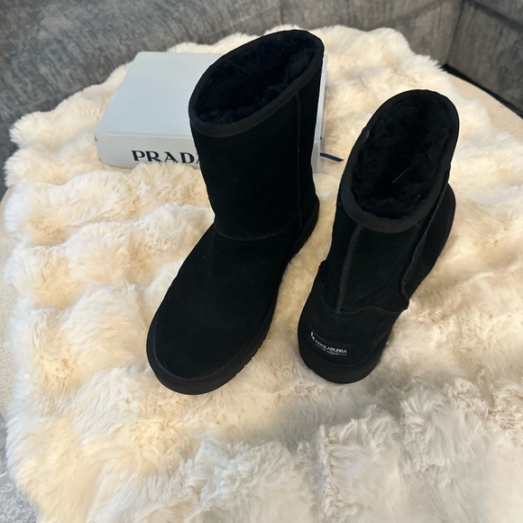 UGG Shoes - Black ugg boots